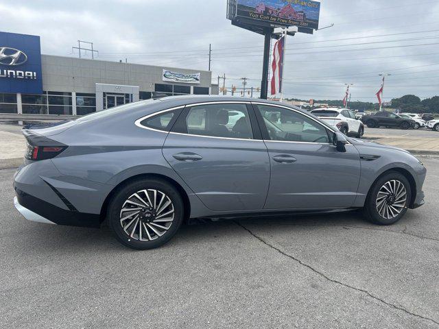 new 2024 Hyundai Sonata Hybrid car, priced at $30,548