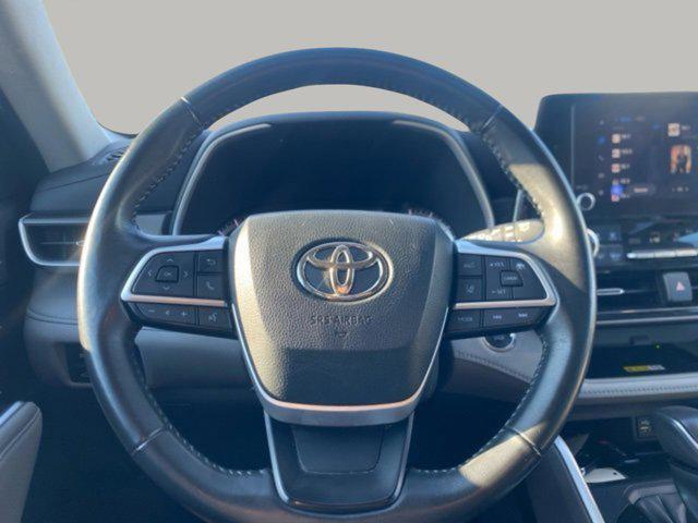 used 2023 Toyota Highlander car, priced at $32,792