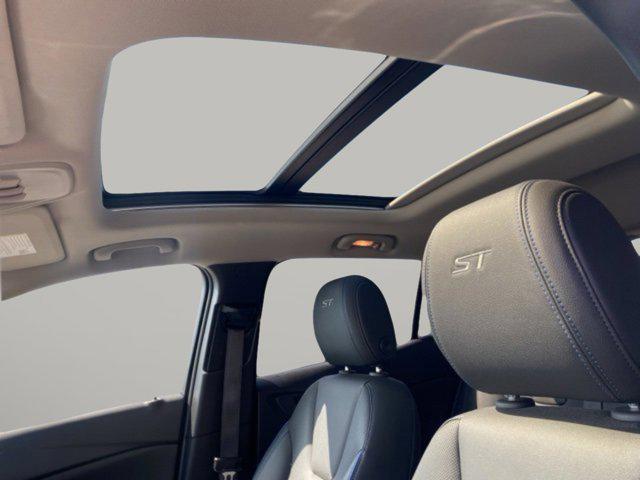 used 2025 Buick Encore GX car, priced at $25,500