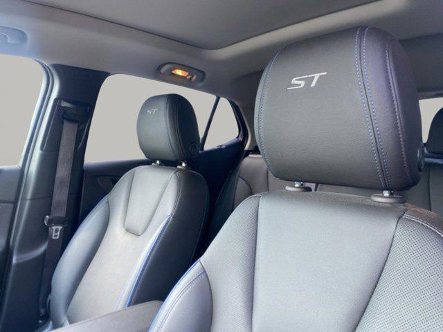 used 2025 Buick Encore GX car, priced at $25,500