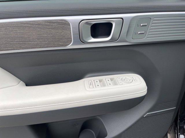 used 2024 Hyundai Santa Fe car, priced at $37,021