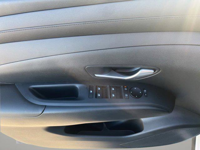 new 2025 Hyundai TUCSON Hybrid car, priced at $34,779