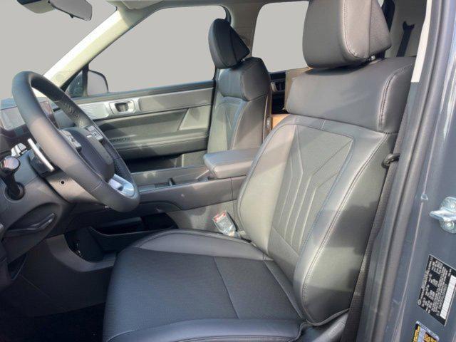 new 2025 Hyundai Santa Fe car, priced at $39,024