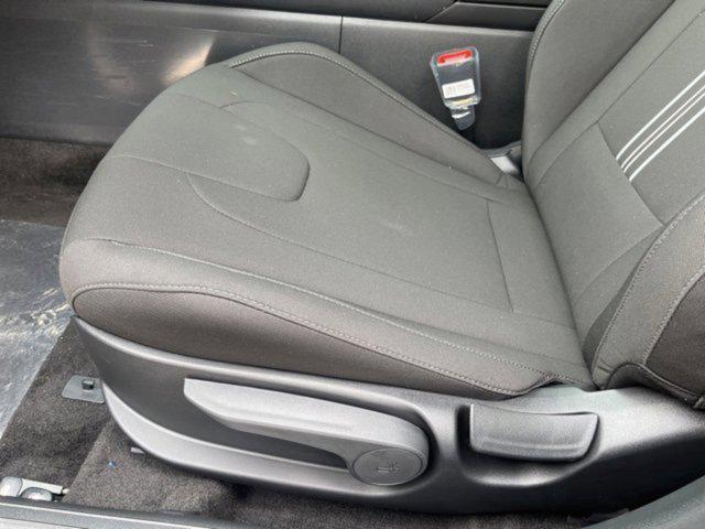 new 2025 Hyundai ELANTRA HEV car, priced at $26,006