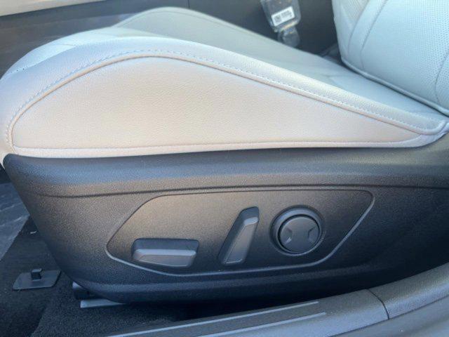 new 2025 Hyundai Elantra car, priced at $27,240