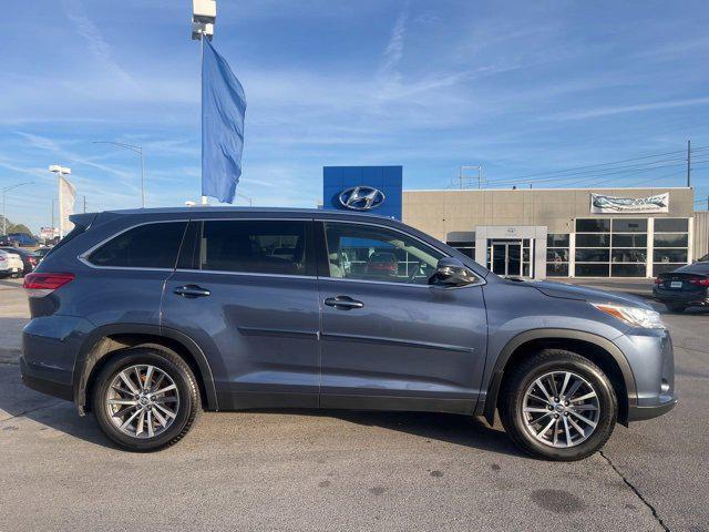 used 2019 Toyota Highlander car, priced at $28,502