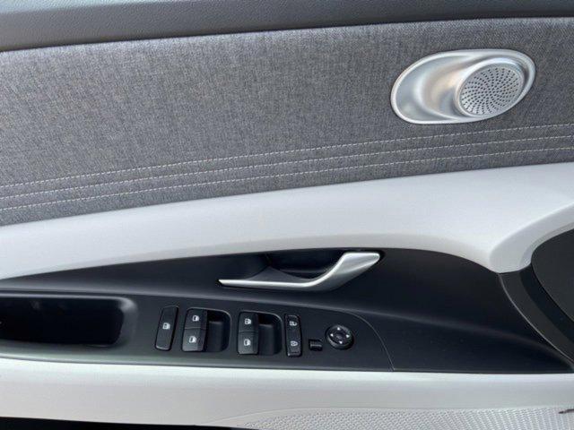 new 2025 Hyundai Elantra car, priced at $28,074
