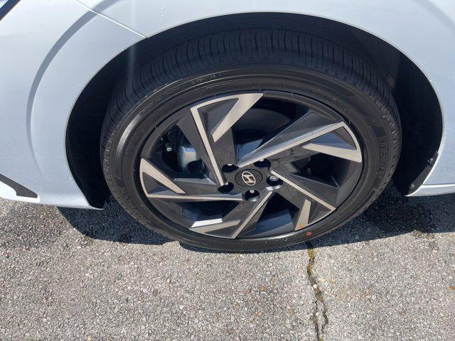 new 2025 Hyundai Elantra car, priced at $31,132