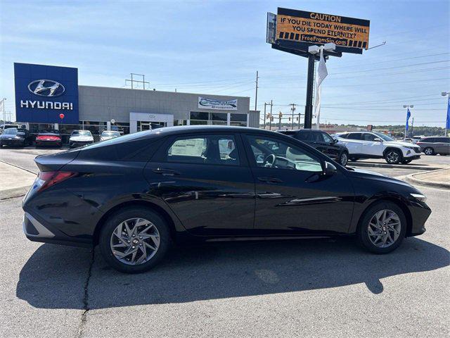 new 2024 Hyundai Elantra car, priced at $24,298