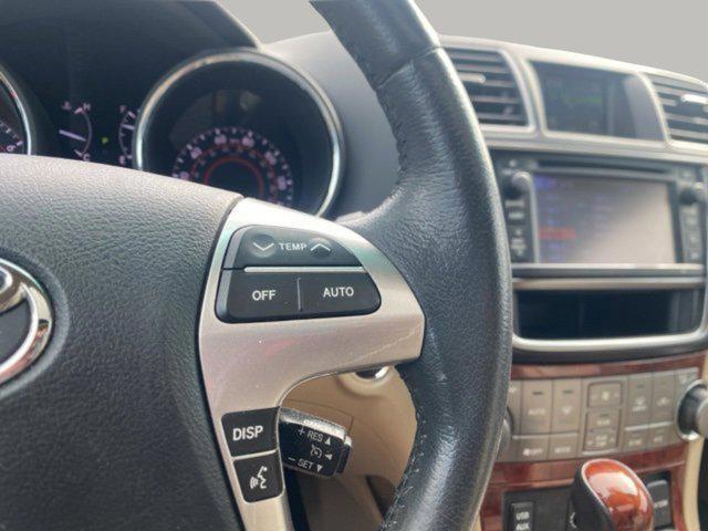 used 2013 Toyota Highlander car, priced at $19,749