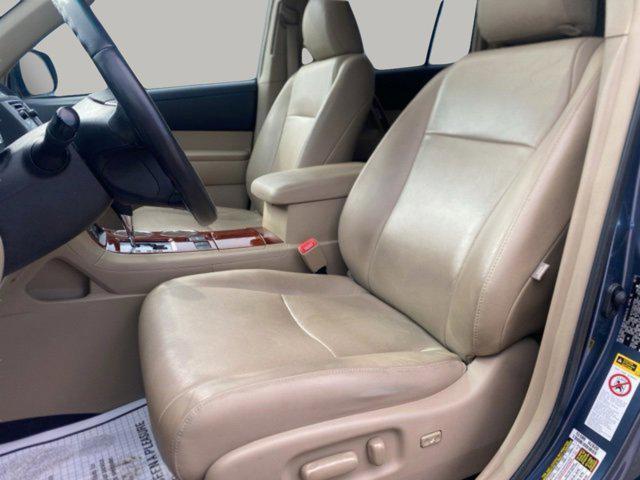 used 2013 Toyota Highlander car, priced at $19,749