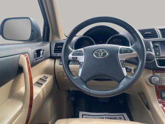 used 2013 Toyota Highlander car, priced at $19,749