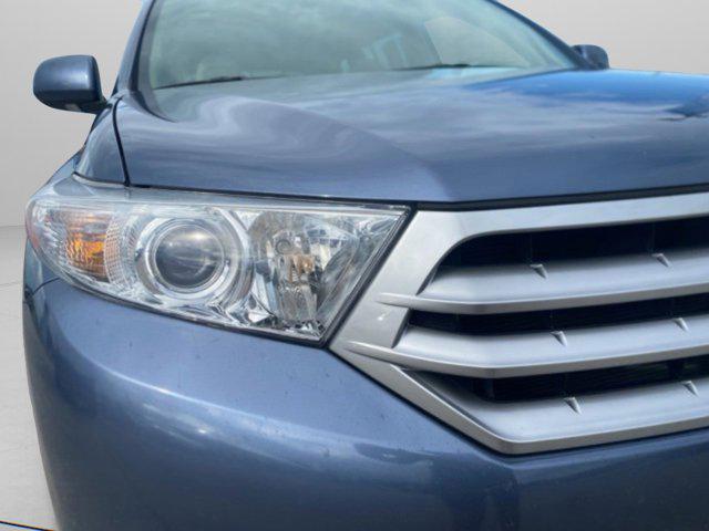 used 2013 Toyota Highlander car, priced at $19,749