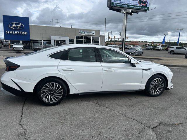 new 2024 Hyundai Sonata Hybrid car, priced at $38,073