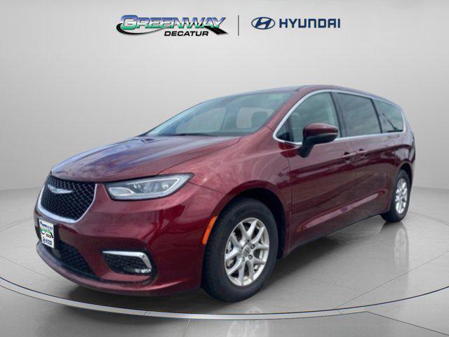 used 2023 Chrysler Pacifica car, priced at $23,963