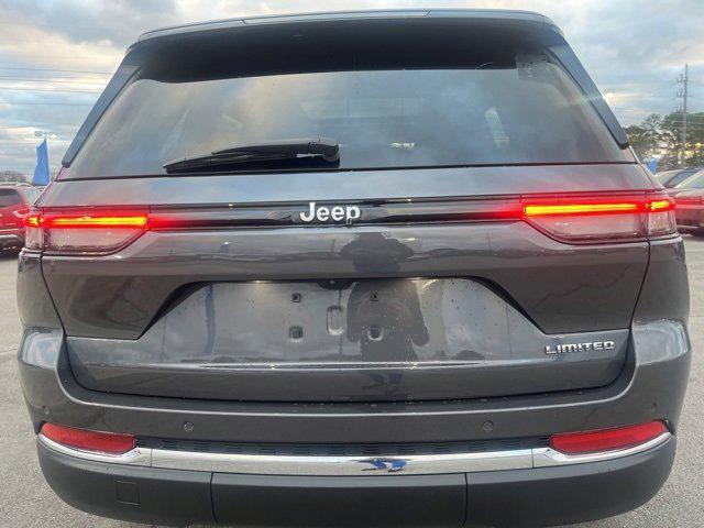 used 2023 Jeep Grand Cherokee car, priced at $25,900