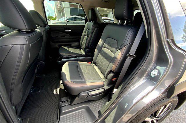 new 2025 Nissan Pathfinder car, priced at $51,007