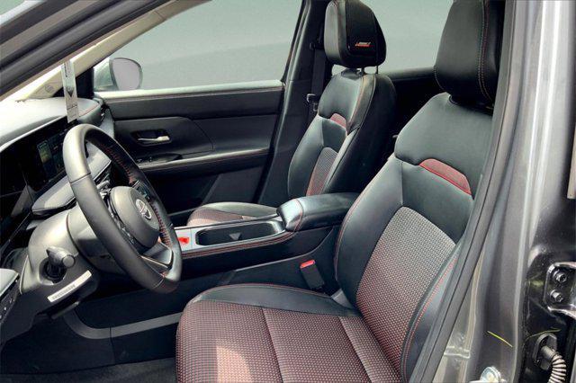 new 2025 Nissan Kicks car, priced at $28,988