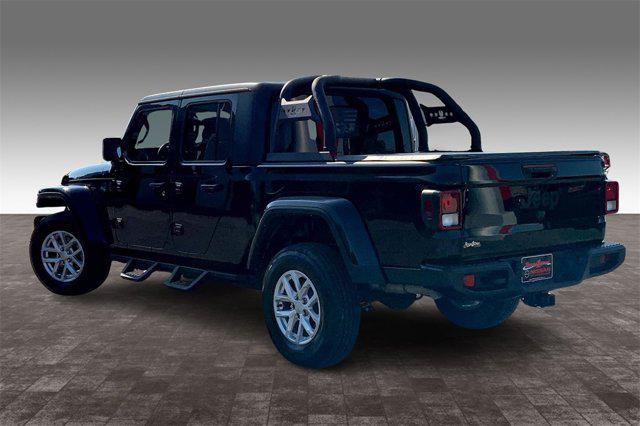 used 2023 Jeep Gladiator car, priced at $34,894