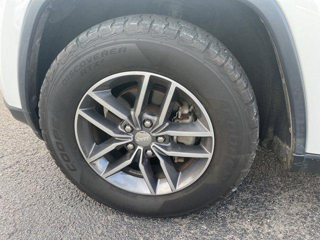 used 2017 Jeep Grand Cherokee car, priced at $13,829