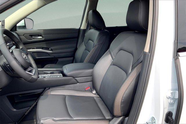 new 2025 Nissan Pathfinder car, priced at $36,988