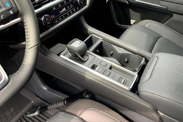 new 2025 Nissan Pathfinder car, priced at $36,988