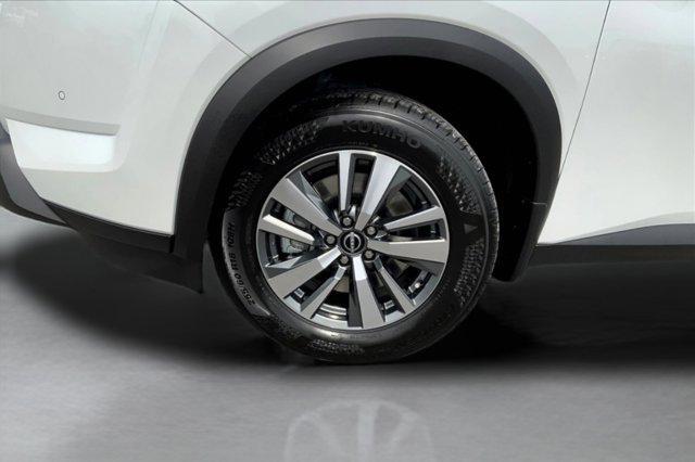 new 2025 Nissan Pathfinder car, priced at $36,988