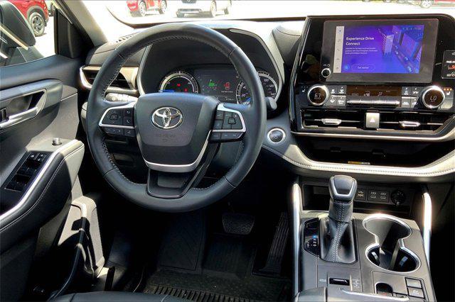 used 2023 Toyota Highlander Hybrid car, priced at $39,631