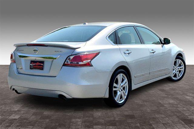 used 2015 Nissan Altima car, priced at $13,810