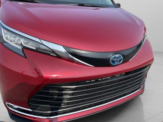 used 2021 Toyota Sienna car, priced at $31,749