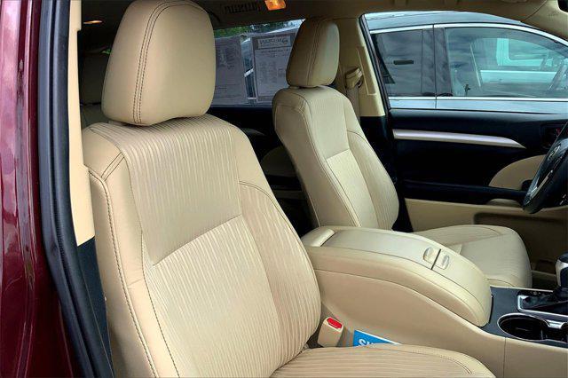 used 2019 Toyota Highlander car, priced at $25,676