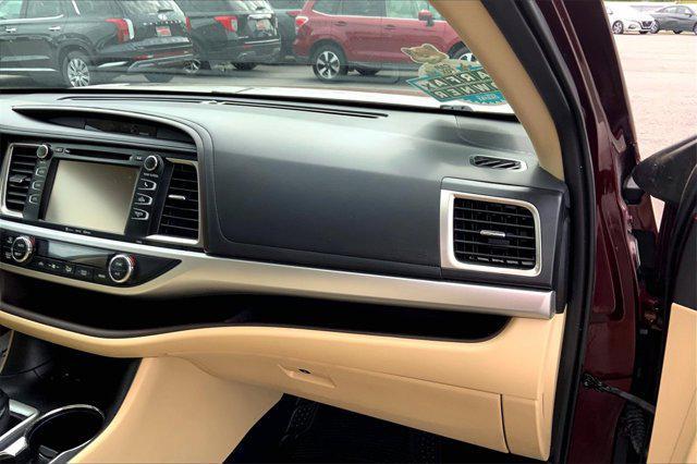 used 2019 Toyota Highlander car, priced at $25,676
