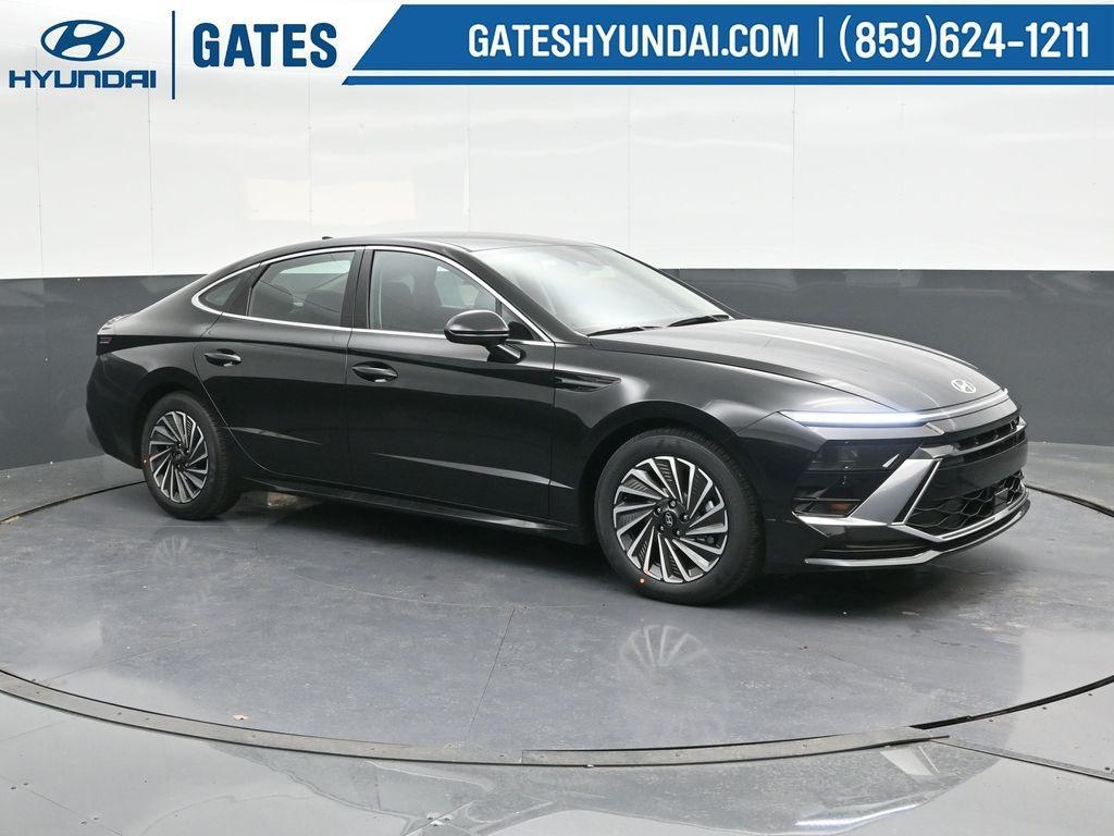 new 2025 Hyundai Sonata Hybrid car, priced at $30,958