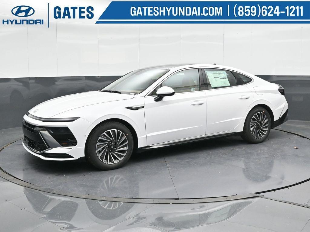 new 2025 Hyundai Sonata Hybrid car, priced at $37,498