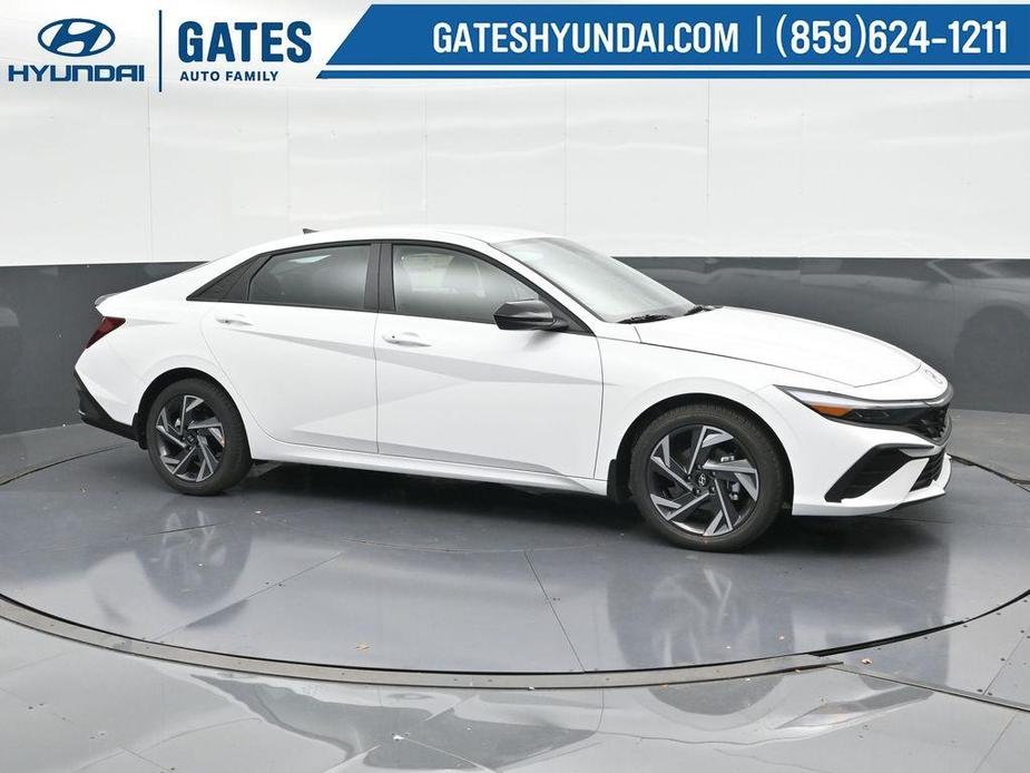 new 2025 Hyundai Elantra car, priced at $22,878