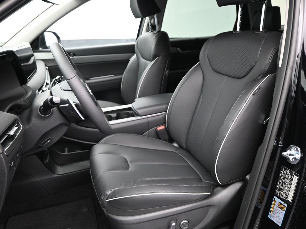 new 2025 Hyundai Palisade car, priced at $47,028