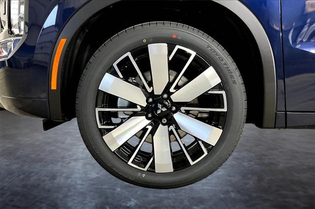 new 2025 Mitsubishi Outlander car, priced at $40,220