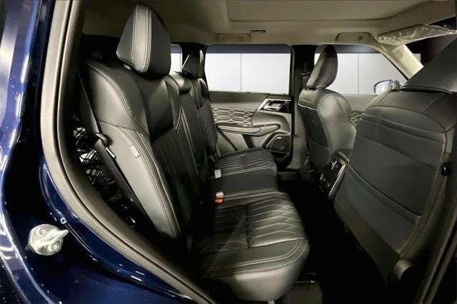 new 2025 Mitsubishi Outlander car, priced at $38,220