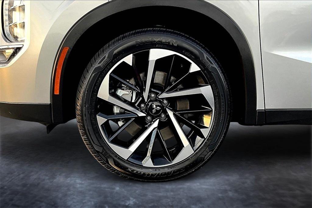 used 2024 Mitsubishi Outlander car, priced at $26,289