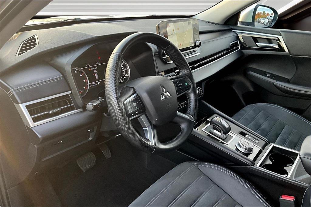 used 2024 Mitsubishi Outlander car, priced at $26,289
