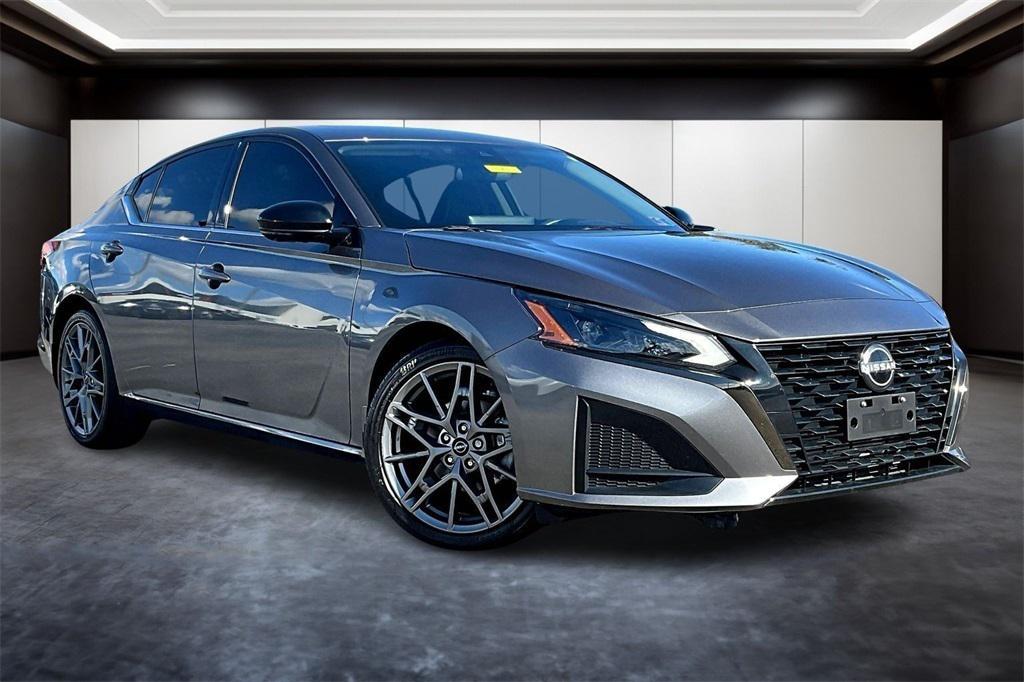 used 2023 Nissan Altima car, priced at $24,582