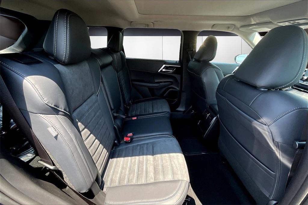 new 2025 Mitsubishi Outlander PHEV car, priced at $44,767