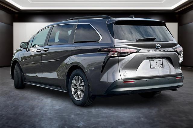 used 2023 Toyota Sienna car, priced at $38,989