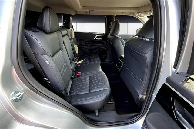 new 2025 Mitsubishi Outlander car, priced at $38,440