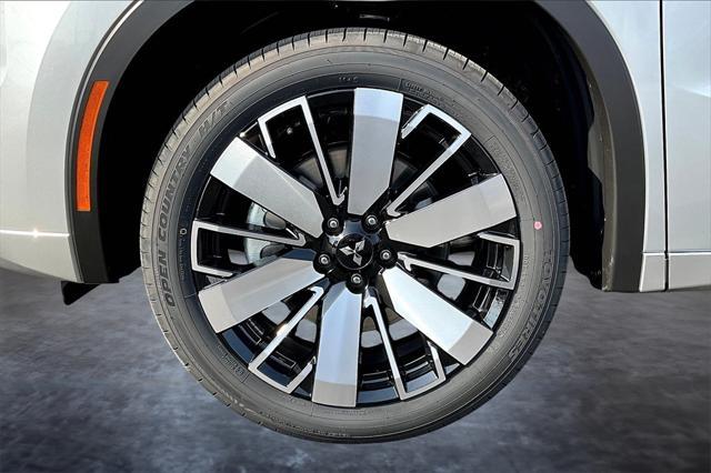 new 2025 Mitsubishi Outlander car, priced at $38,440