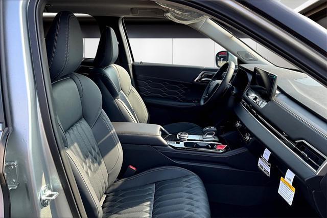 new 2025 Mitsubishi Outlander car, priced at $40,440