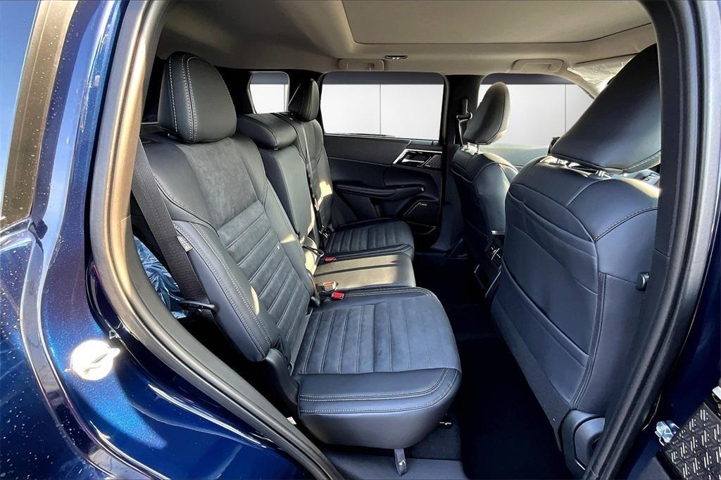 new 2025 Mitsubishi Outlander car, priced at $36,530