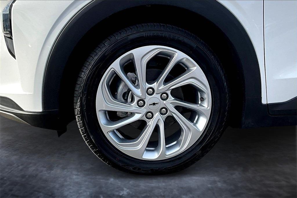 used 2022 Chevrolet Bolt EUV car, priced at $18,387