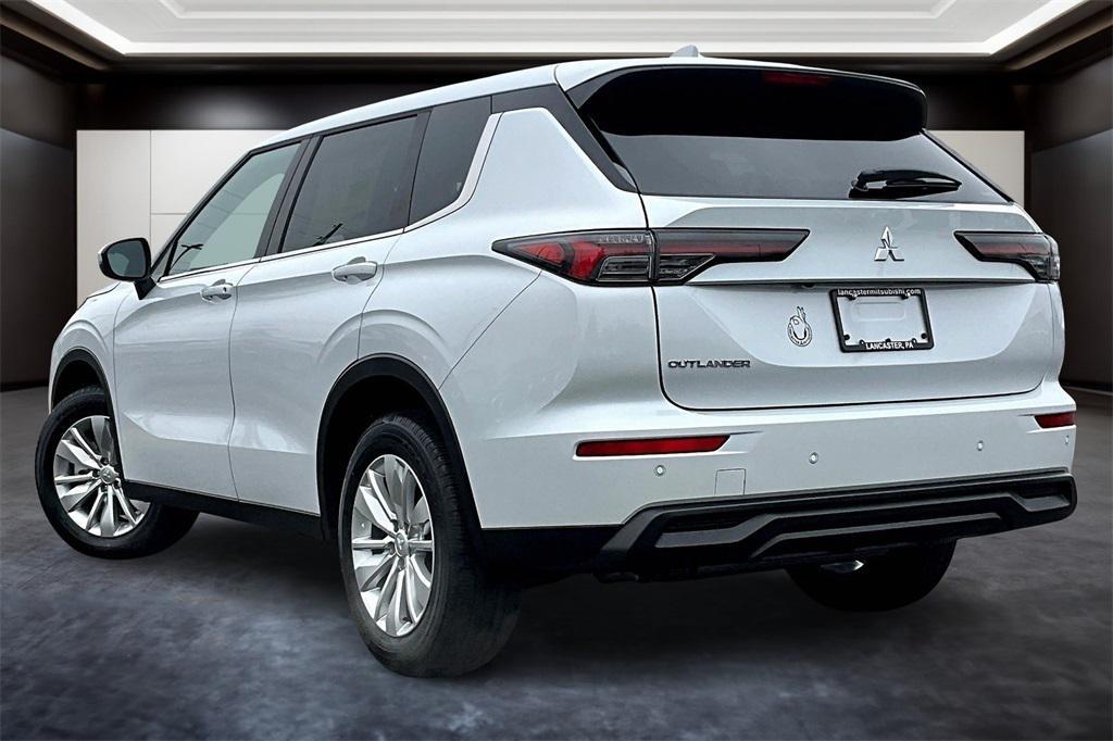 new 2025 Mitsubishi Outlander car