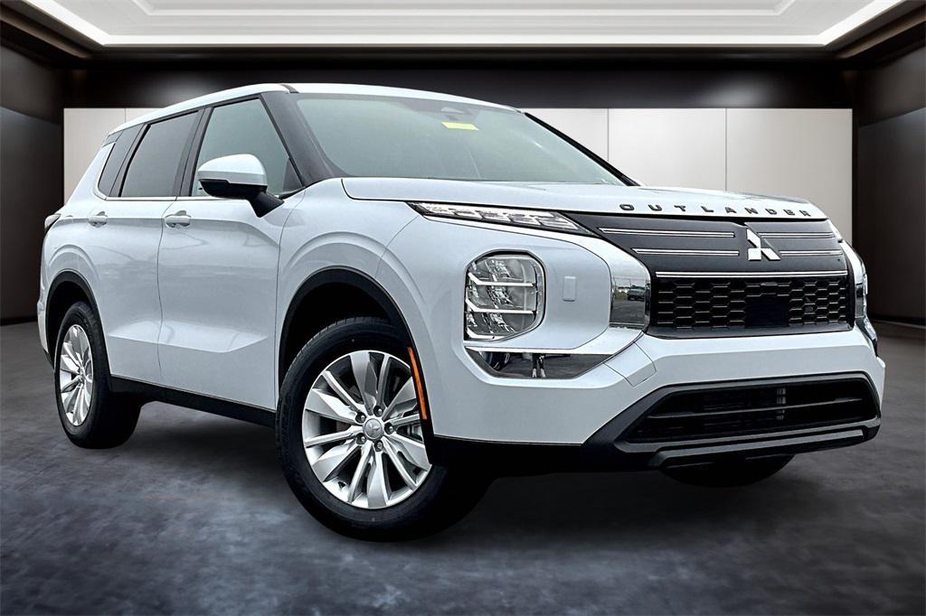 new 2025 Mitsubishi Outlander car